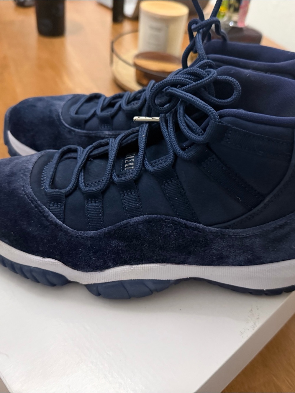 Jordan Retro 11 high midnight navy velvet size 8